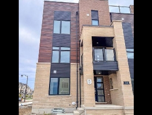 镇屋 3层4房2厅 4车位 独厨独厕