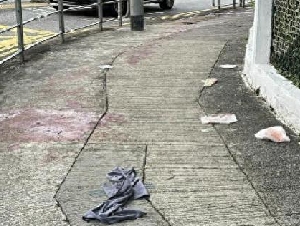 黑帮男在街头被砍死 香港警方抓10人 最大76岁