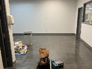 商业项目瓷砖铺设$4/平方尺，专业安装，无空鼓。
