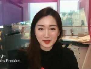 
                最成功的中国移民：12岁出国，30岁成女首富
            