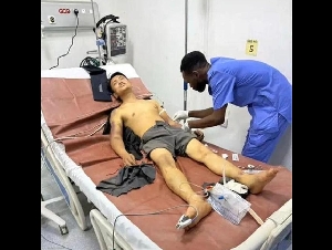 中国网红在非洲遭绑架、断腿，同胞干的