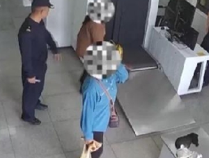 中国女子入境姿势怪异 裤子鼓起　海关一查 …