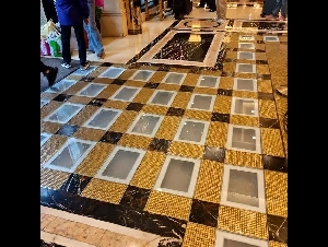 澳门英皇娱乐酒店大堂78公斤黄金被连夜撤走