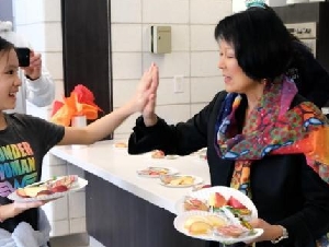 
                邹至蕙市长宣布扩大夏令营健康零食计划，下周开放报名
            