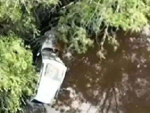 
                澳大利亚洪灾两名中国背包客遇难 深夜自驾遇洪水
            