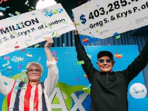 
                8000万！ESL班移民老友合买彩票中头奖，打工30年一夜翻身
            