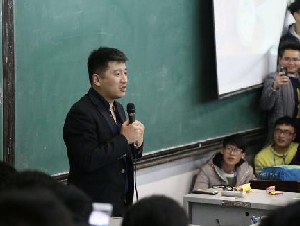 一场无声的反抗：中国民众为何哀悼张雪峰
