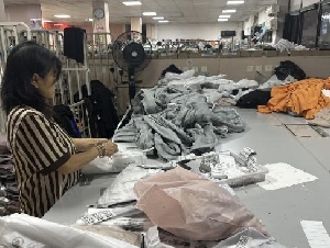 中国“肾友工厂”的生存试验：边透析边工作