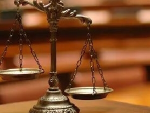 
                94岁华裔老人遗产起风波 兄妹对簿公堂争300万家产
            