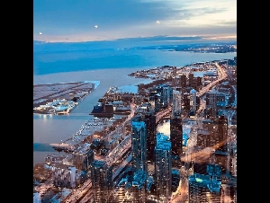 
                华人在加拿大住满20年，如何“双栖养老”，优雅地回国薅羊毛？
            