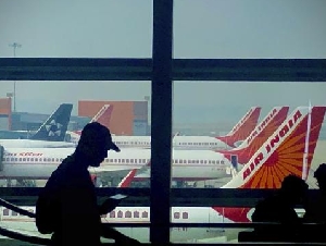 
                印度航空大砍加拿大航班，票价猛涨24%：印裔返乡难上加难
            