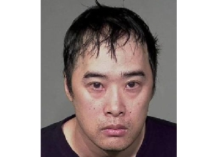 
                亚裔男子强闯民宅冒充房东：24名租客被骗押金 有人被迫露宿街头
            