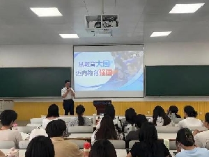如今的高校里，老师为什么无法安心教学？