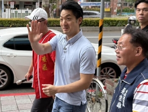 从儿子到妻子都遭绿营恶意攻击，蒋万安发声