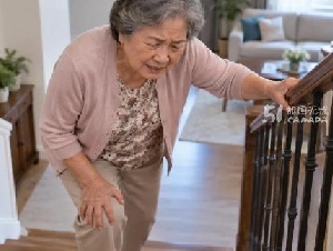 爸妈爬不动楼梯了，除了搬家和养老院，还有第三个选择！
