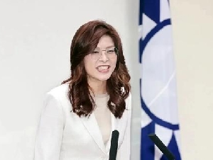 台北市长民调蓝绿拉锯，郑丽文发声....